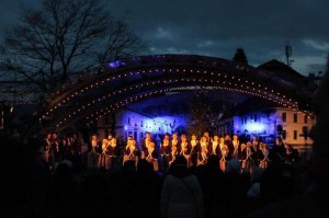 KOLĘDOWANIE USTROŃSKI RYNEK 2011